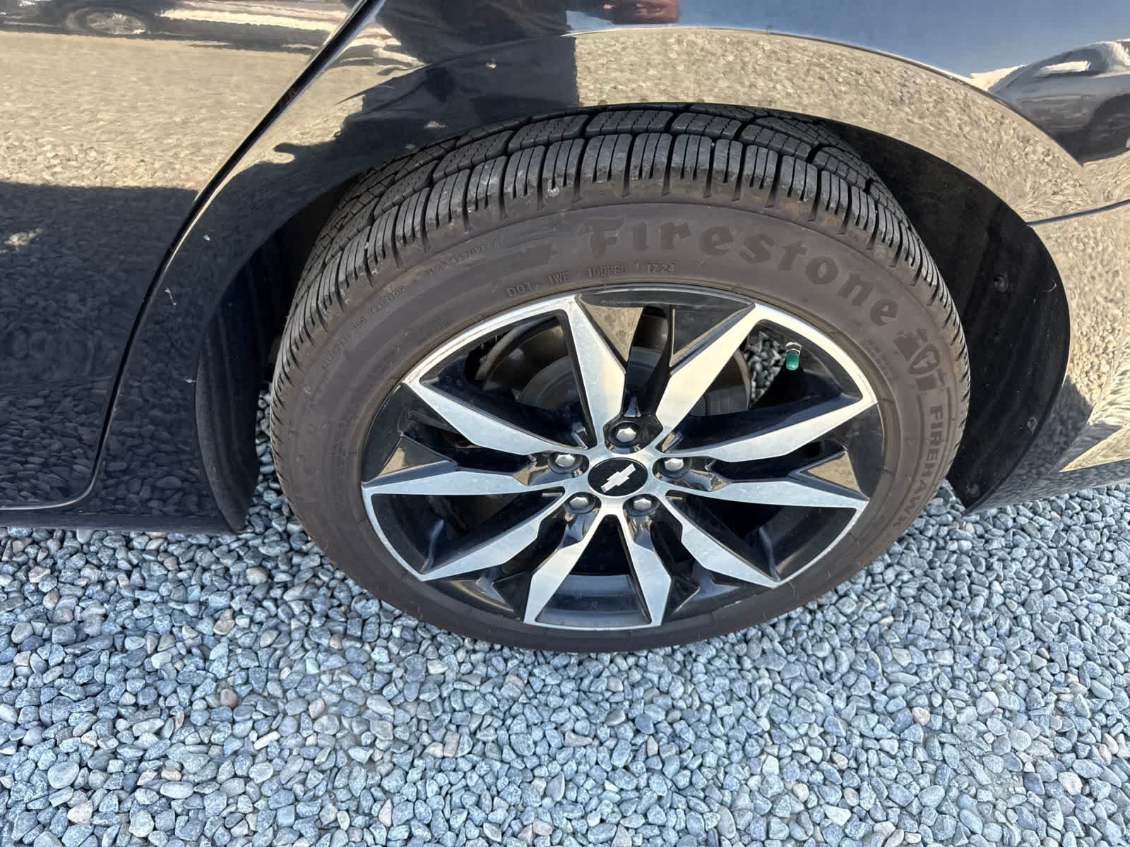 Used 2017 Chevrolet Malibu LT w/ Leather Package FWD image 11