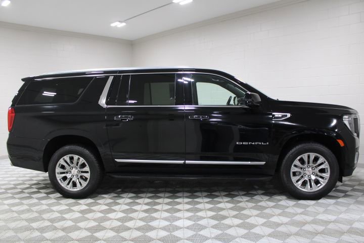 Used 2024 GMC Yukon XL Denali image 12