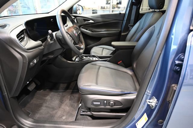Used 2025 Buick Encore GX Sport Touring w/ Experience Buick Package image 9