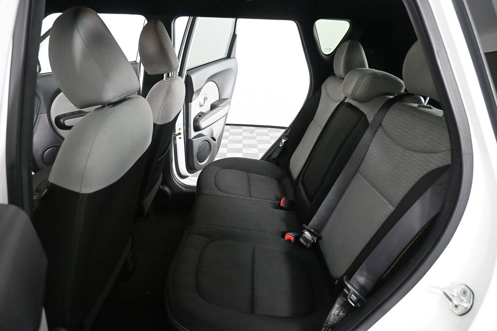 Used 2015 Kia Soul + image 17