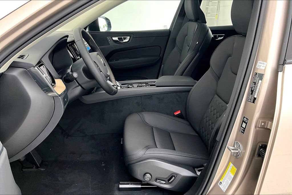 New 2026 Volvo XC60 B5 Core w/ Climate Package AWD/4WD image 27