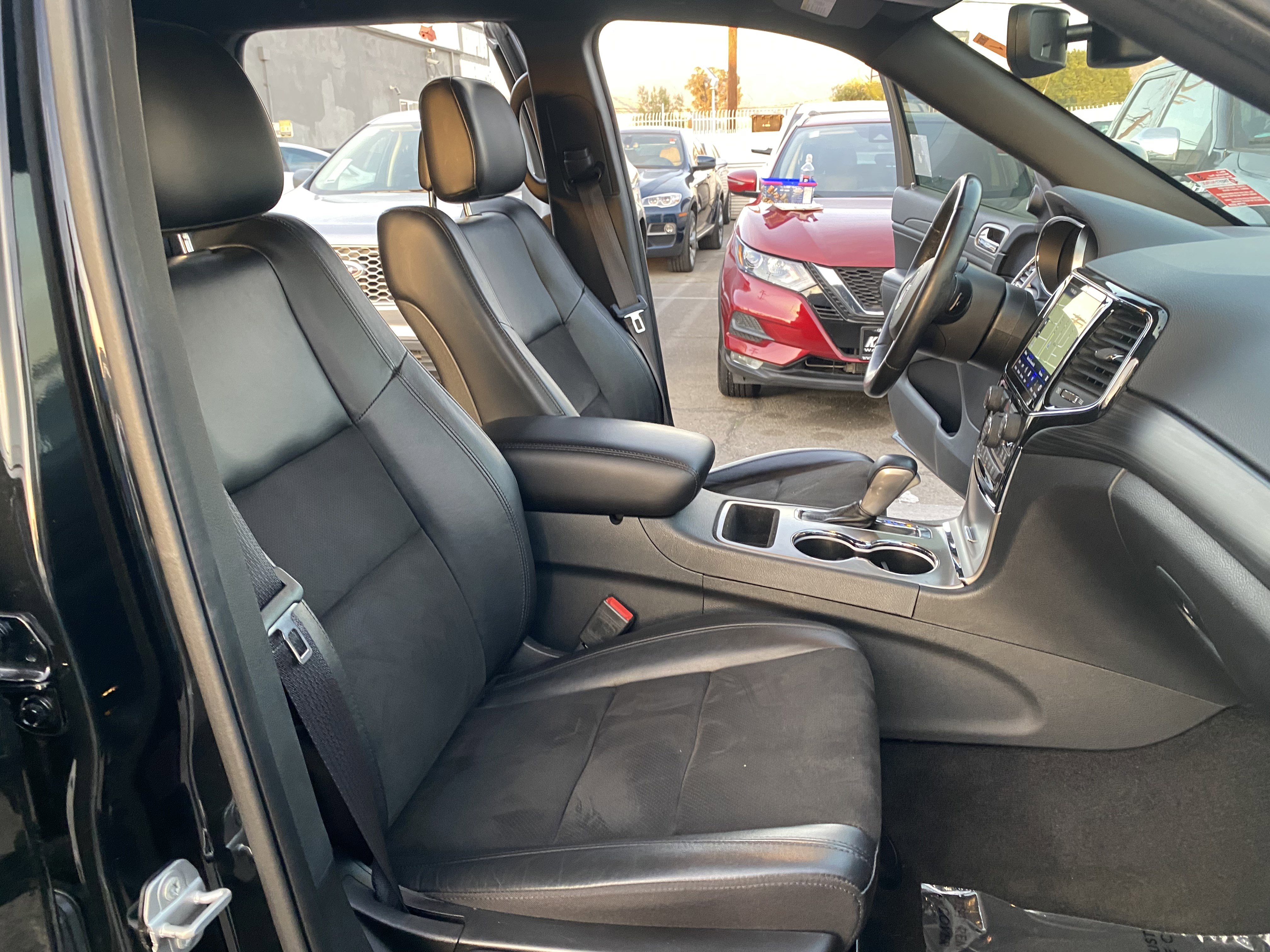 Used 2022 Jeep Grand Cherokee Laredo X image 21