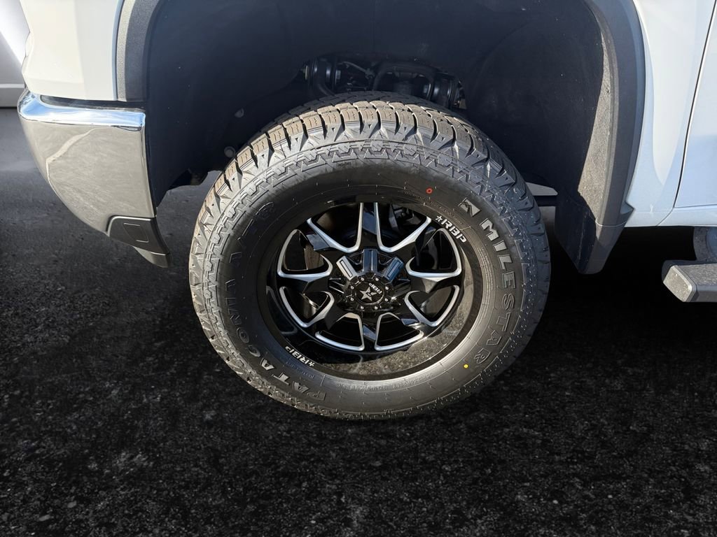 Certified 2024 Chevrolet Silverado 2500 LT w/ Convenience Package image 9