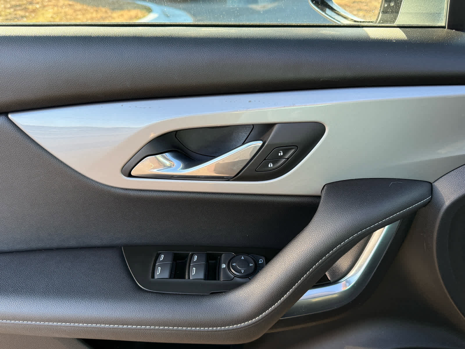 Used 2025 Chevrolet Blazer LT image 15