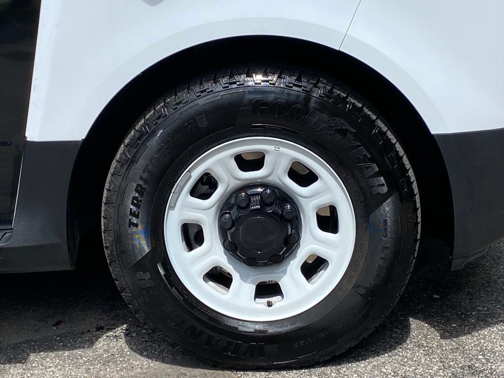 Used 2024 Chevrolet Brightdrop 400 w/ Commercial Equipment Package AWD/4WD image 15
