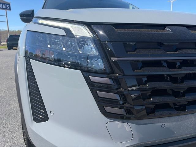 New 2026 Nissan Pathfinder Platinum image 10