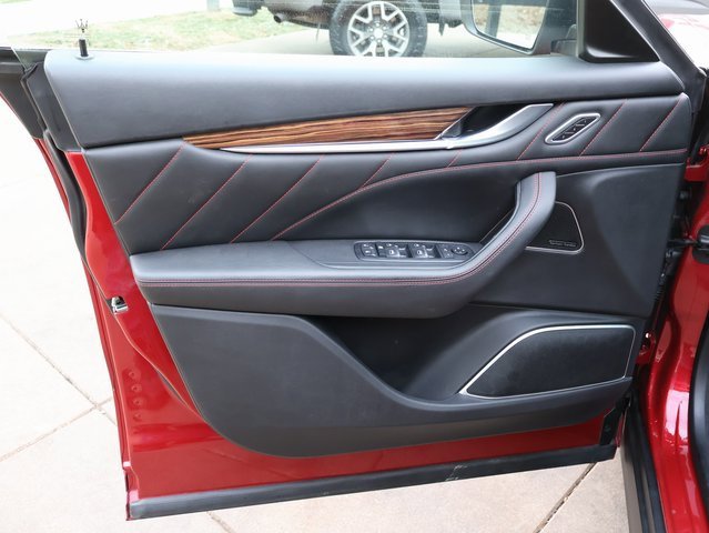 Used 2020 Maserati Levante GranLusso image 26