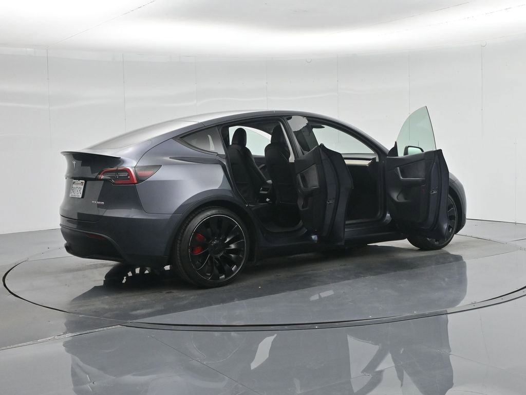 Used 2022 Tesla Model Y Performance AWD/4WD image 4