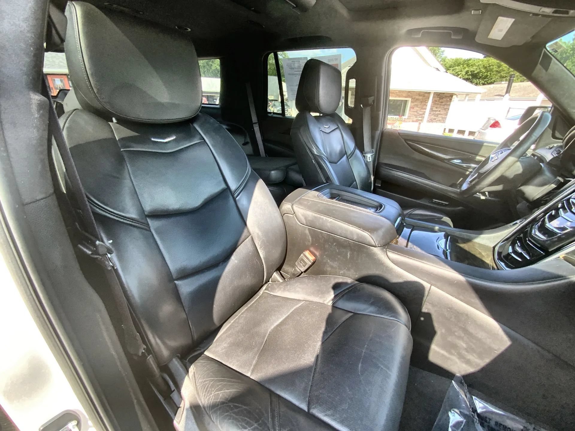 Used 2017 Cadillac Escalade Platinum RWD image 27