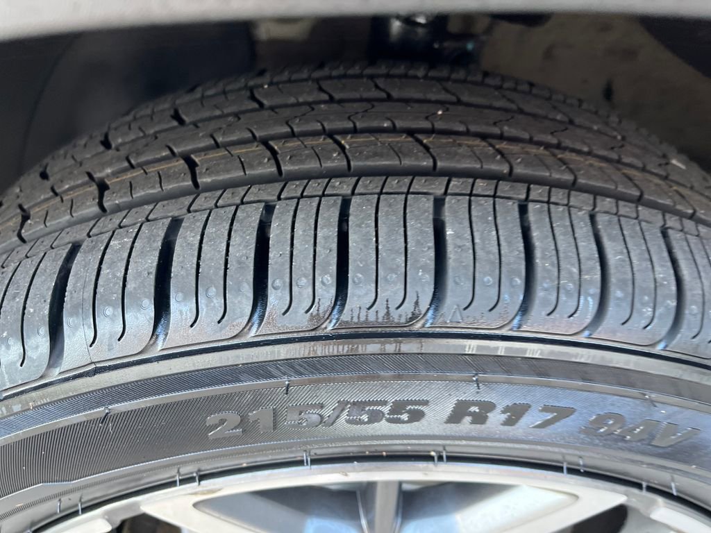 Used 2021 Kia Seltos EX image 29