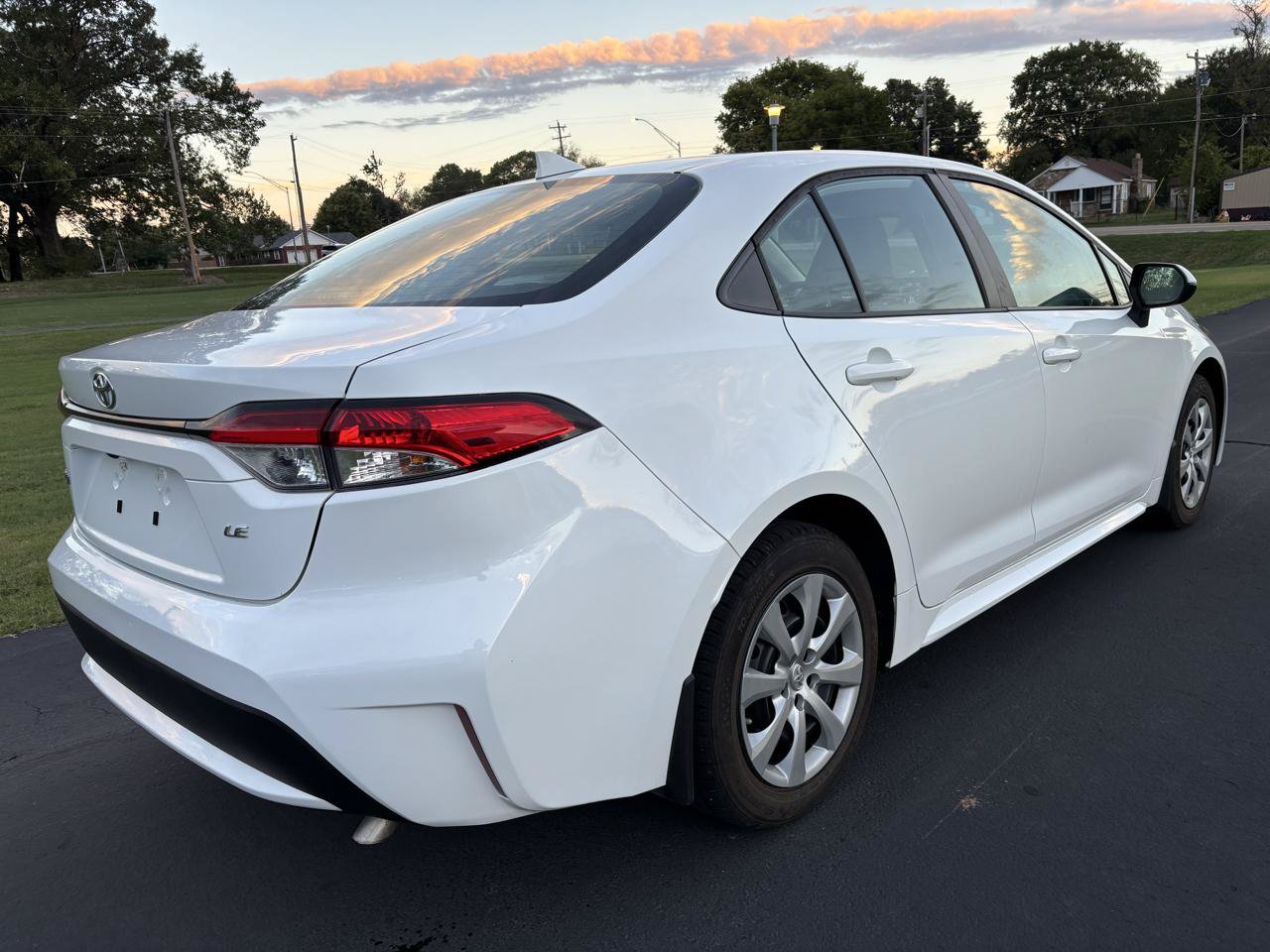 Used 2022 Toyota Corolla LE FWD image 8