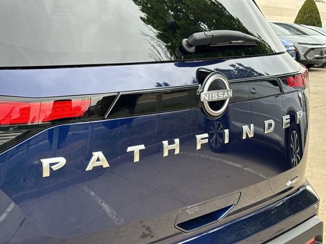 Used 2025 Nissan Pathfinder SV w/ SV Premium Package AWD/4WD image 32