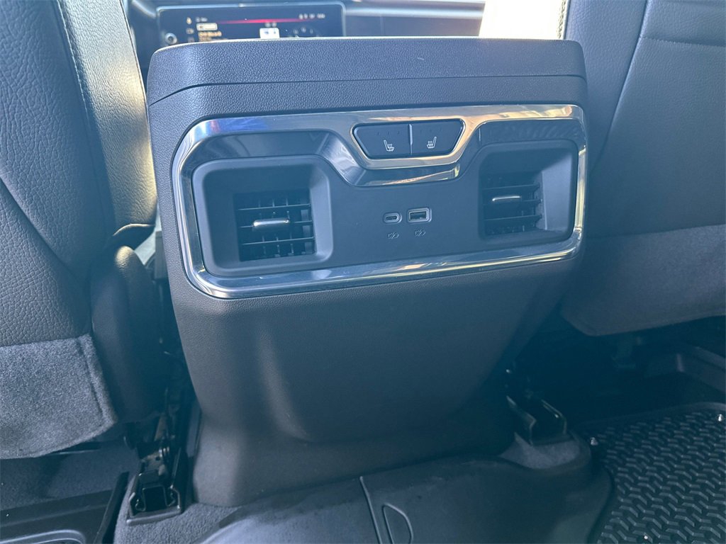 Used 2024 GMC Sierra 3500 Denali w/ Denali Reserve Package image 23