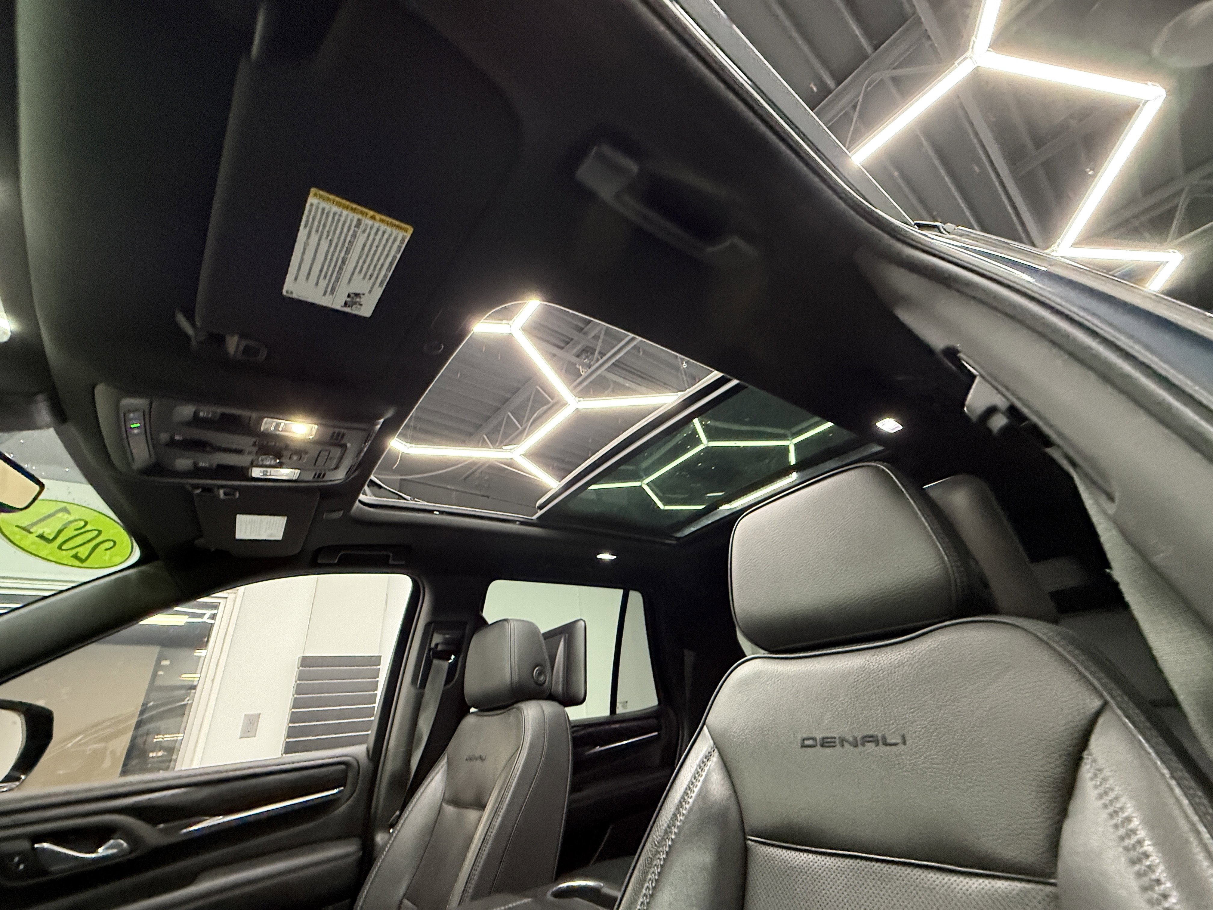 Used 2021 GMC Yukon Denali w/ Denali Ultimate Package image 12