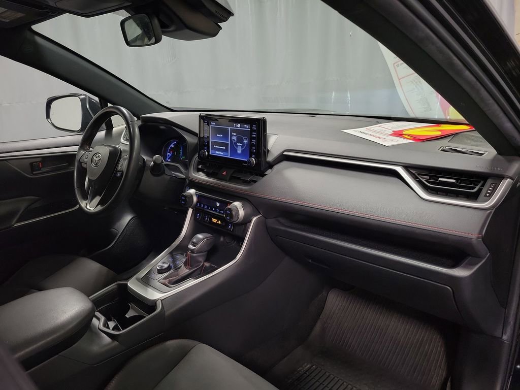Used 2021 Toyota RAV4 SE image 26