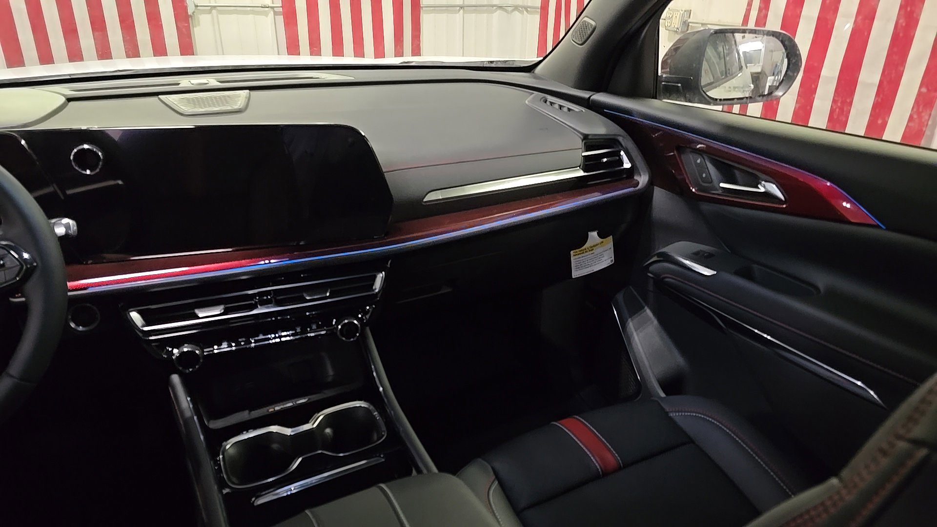 New 2026 Chevrolet Traverse RS w/ LPO, Floor Liner Package image 18