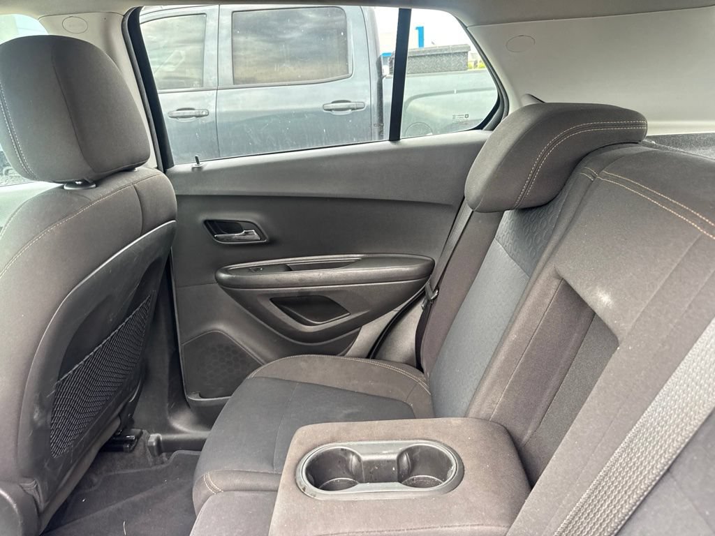 Used 2020 Chevrolet Trax LS w/ Tint and Cruise Package FWD image 7