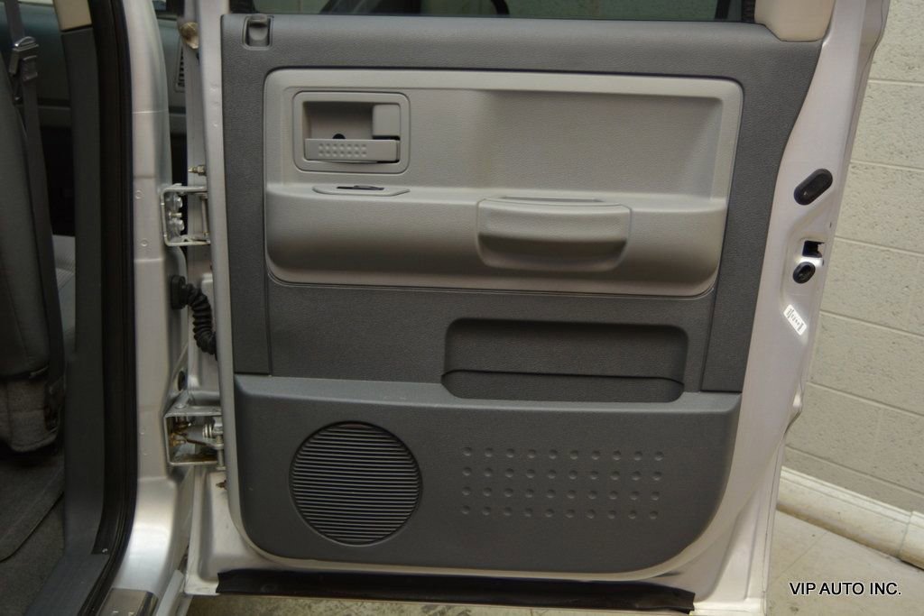 Used 2005 Dodge Dakota SLT AWD/4WD image 10