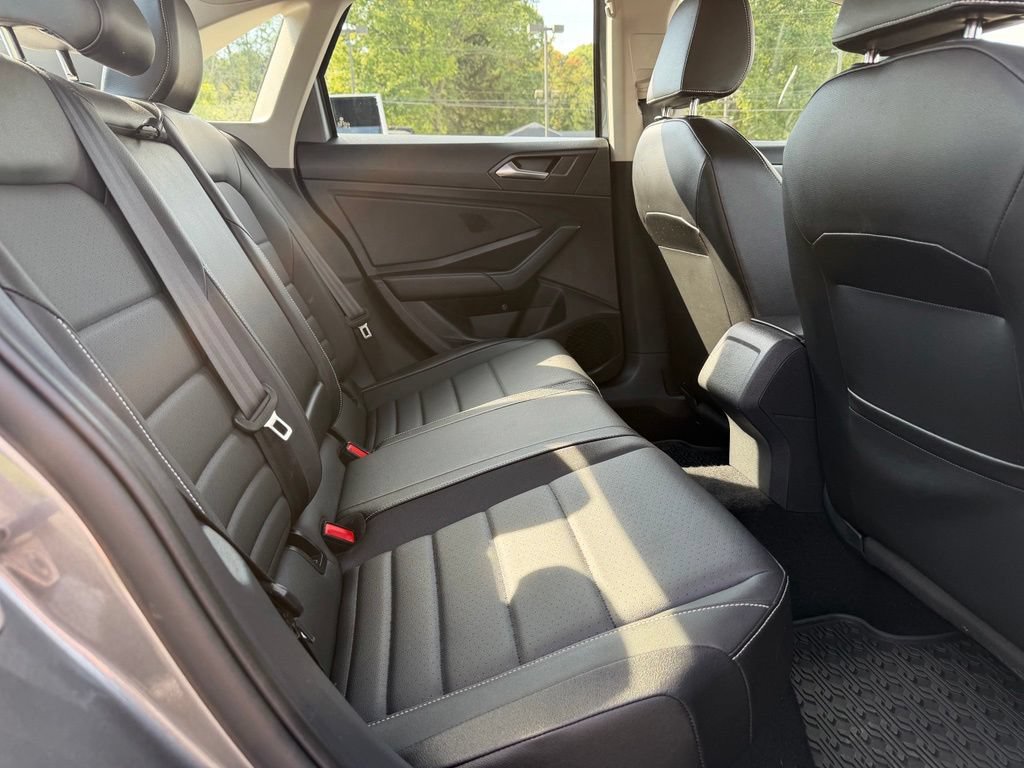 Used 2022 Volkswagen Jetta SE FWD image 19