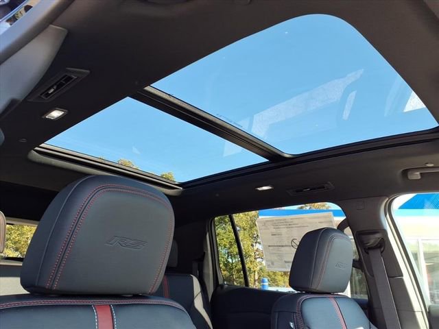 New 2026 Chevrolet Traverse RS w/ LPO, Floor Liner Package image 30