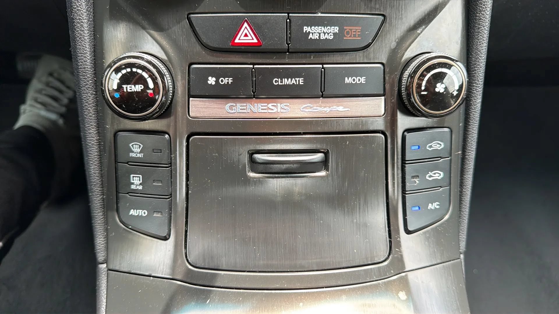 Used 2013 Hyundai Genesis 2.0T RWD image 19