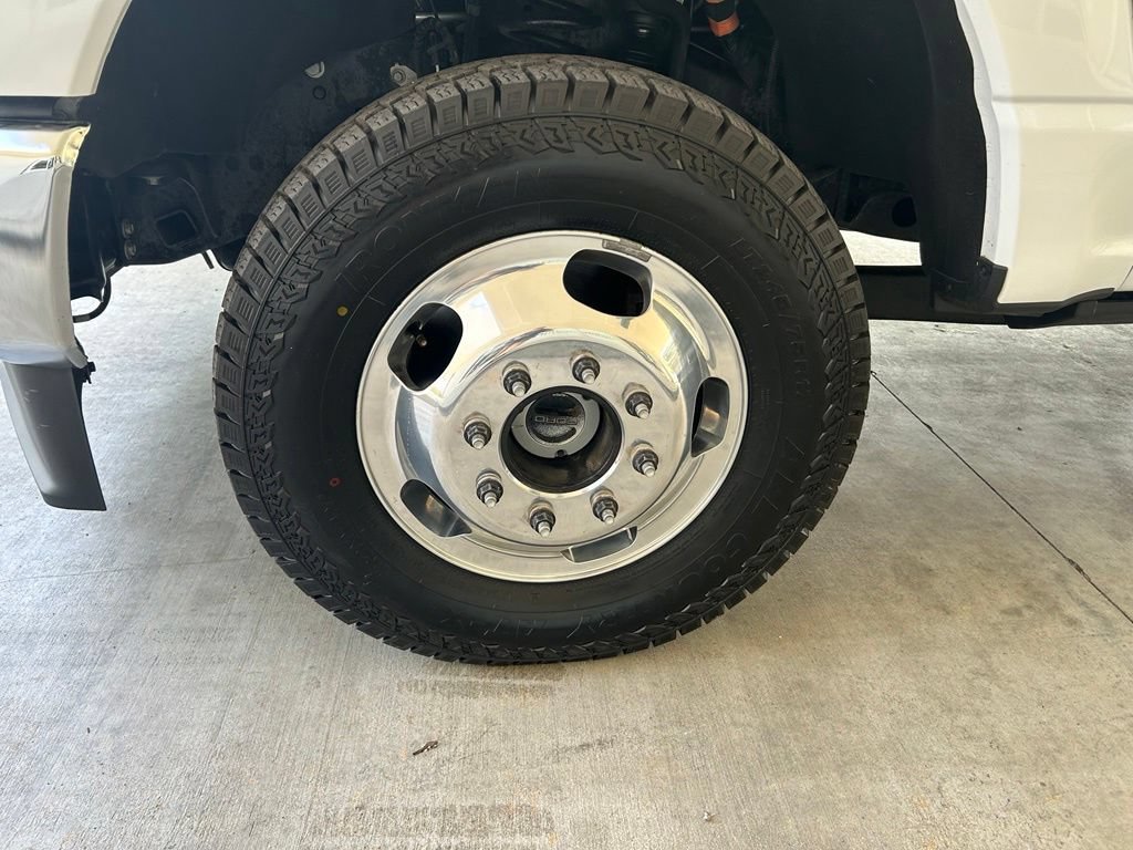Used 2025 Ford F350 Lariat AWD/4WD image 14