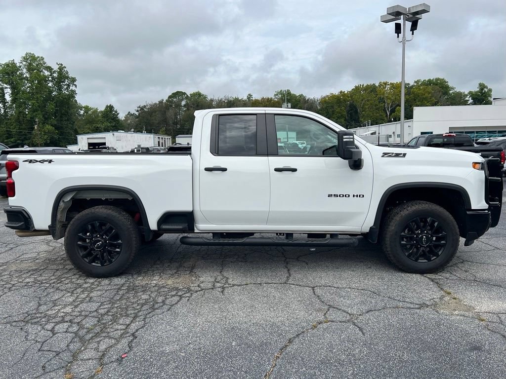Used 2025 Chevrolet Silverado 2500 Custom w/ Custom Convenience Package AWD/4WD image 2