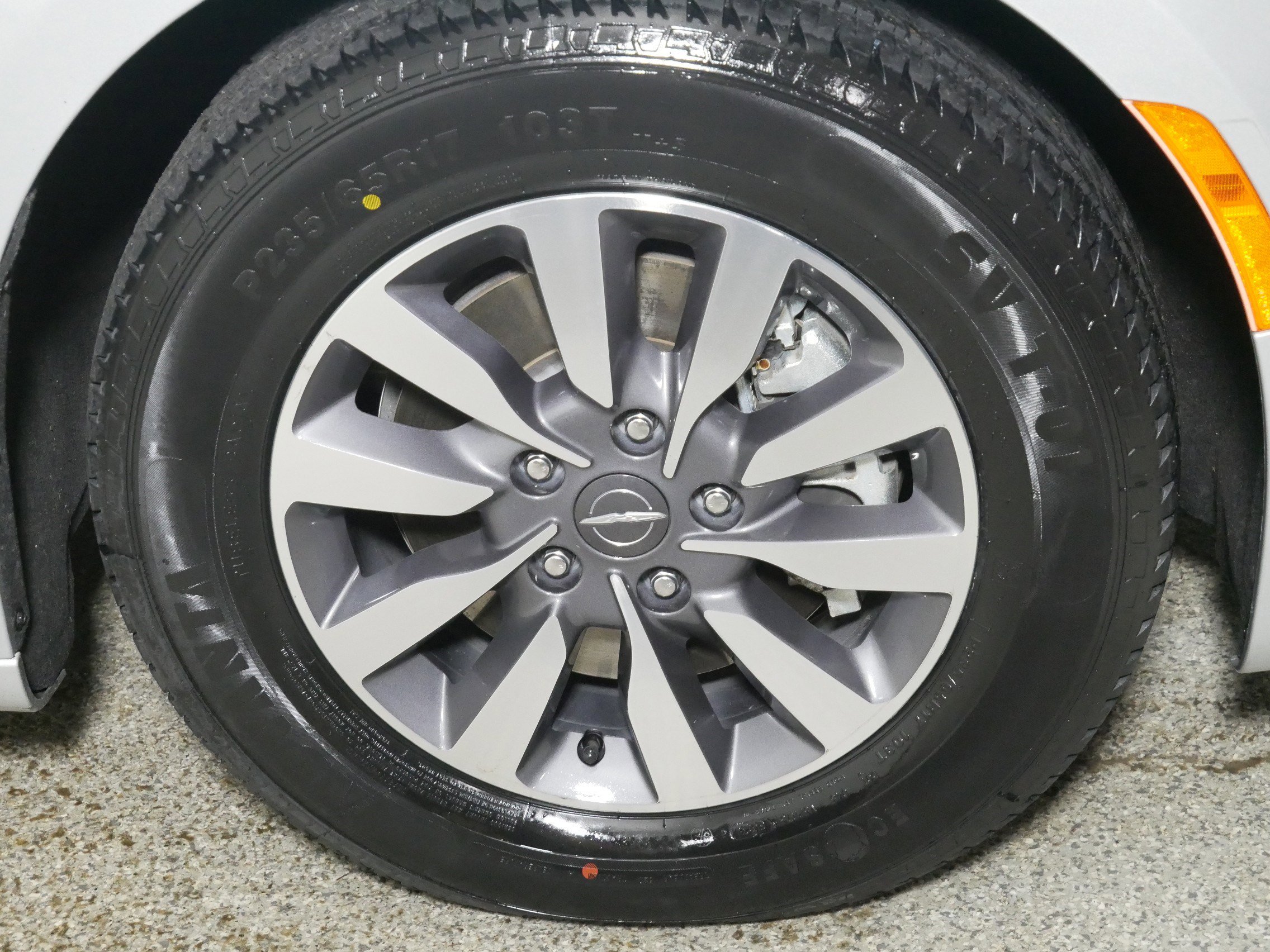 Used 2023 Chrysler Pacifica Touring-L FWD image 15