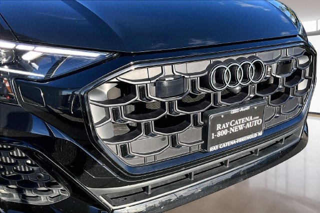 Used 2026 Audi Q8 Premium Plus AWD/4WD image 33