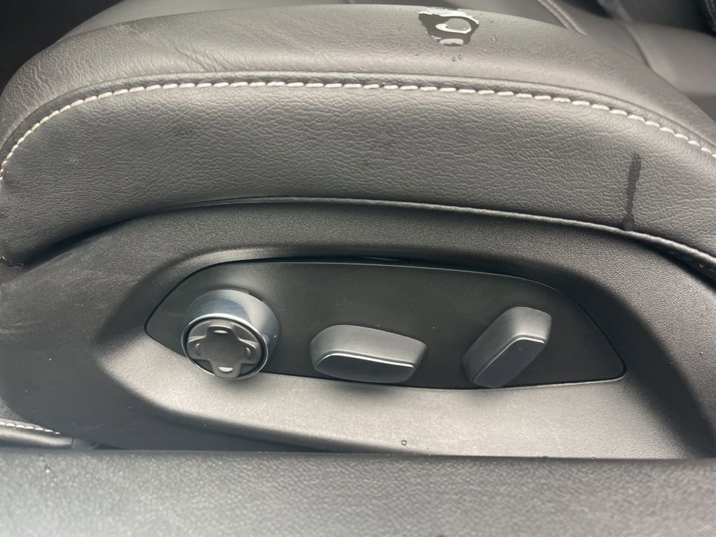 Used 2021 Chevrolet Corvette Stingray Preferred Cpe w/ Chrome Exterior Badge Package image 13