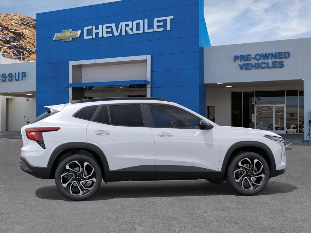 New 2026 Chevrolet Trax RS w/ Sunroof Package FWD image 5