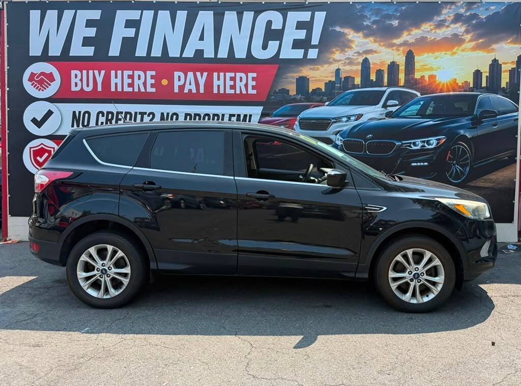 Used 2017 Ford Escape SE AWD/4WD image 8