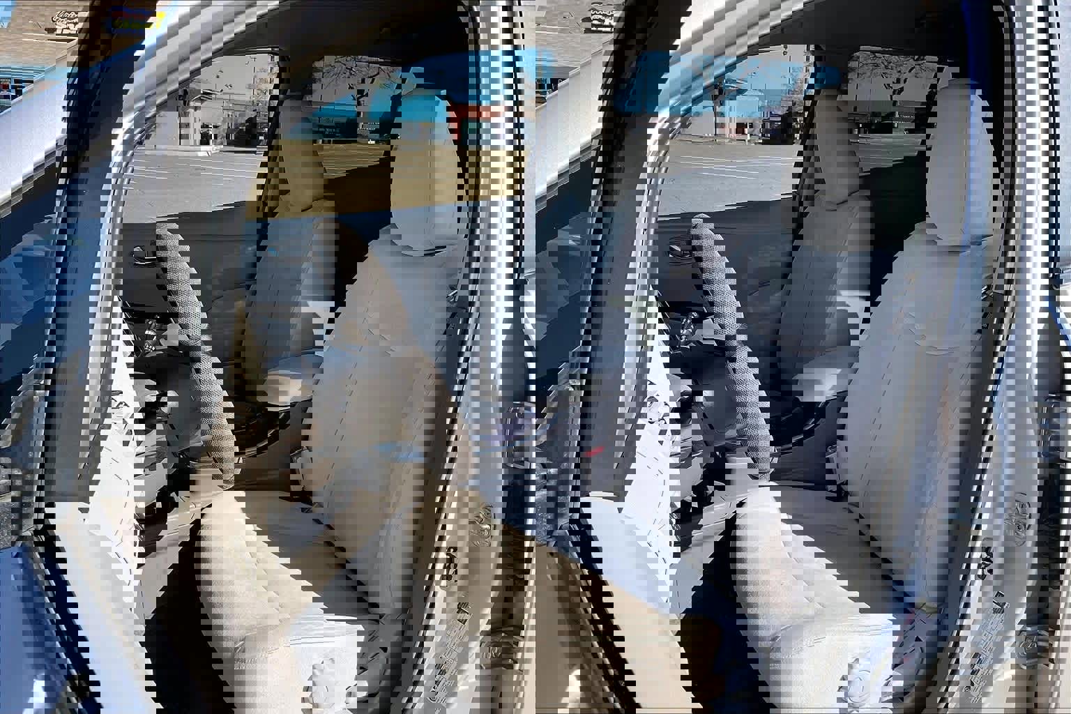 Used 2011 Nissan Leaf w/ Protection Pkg image 11