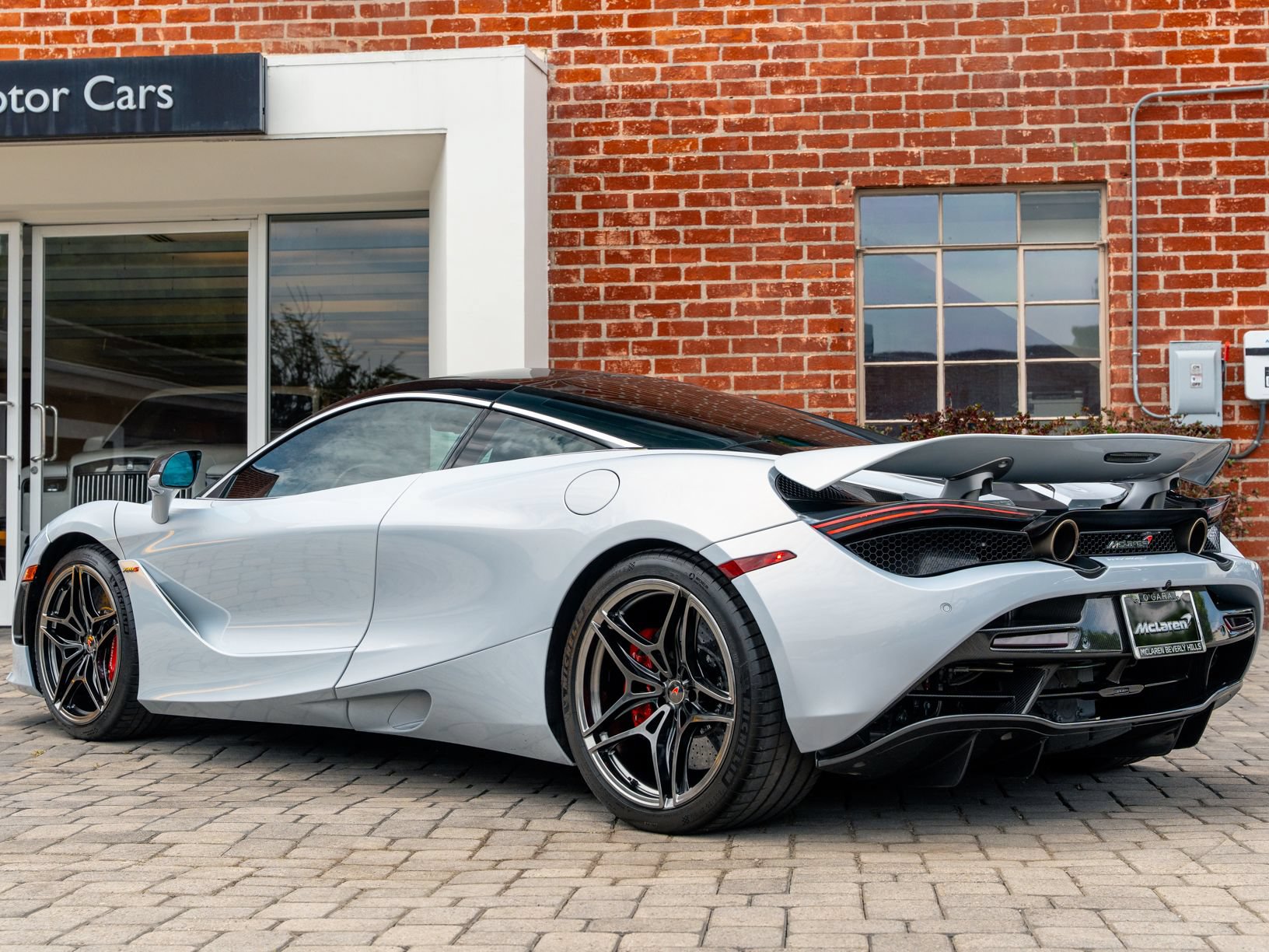 Used 2018 McLaren 720S Luxury RWD image 12