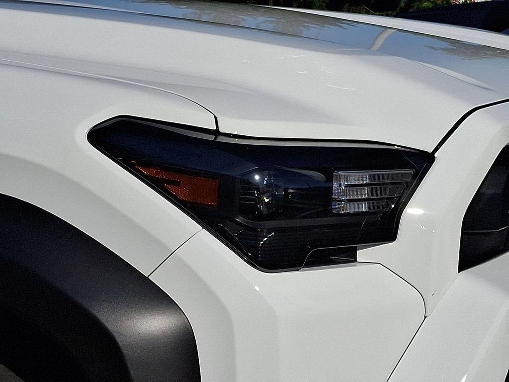 Certified 2025 Toyota 4Runner SR5 AWD/4WD image 9
