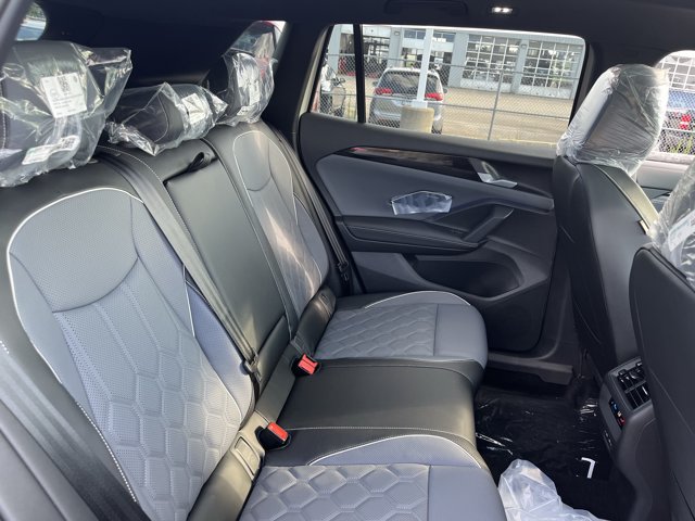 New 2026 Volkswagen Tiguan SEL R-Line AWD/4WD image 11