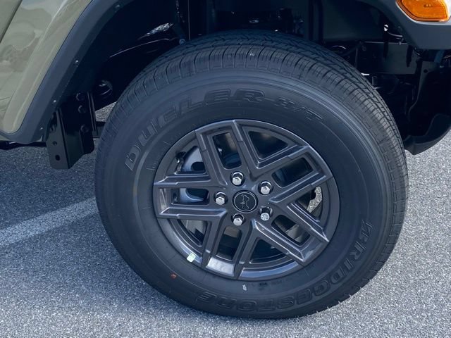 New 2026 Jeep Gladiator Sport AWD/4WD image 11