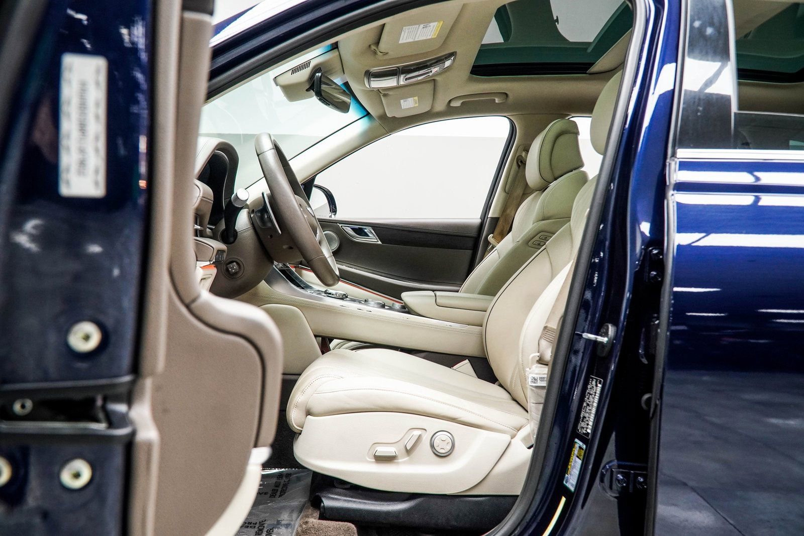 Used 2023 Genesis GV80 2.5T w/ Advanced Package image 39