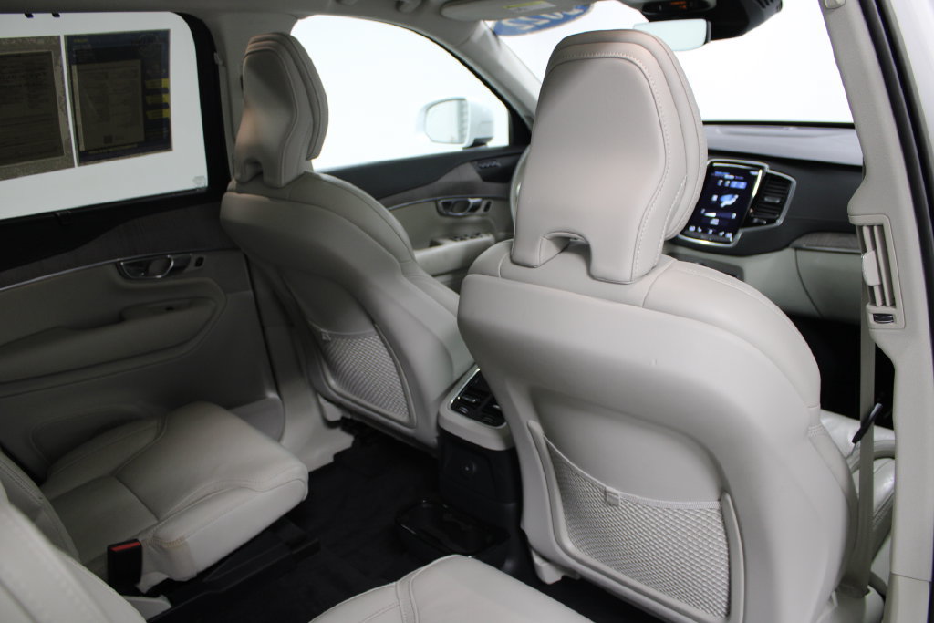 Used 2022 Volvo XC90 T8 Inscription w/ Advanced Package AWD/4WD image 34