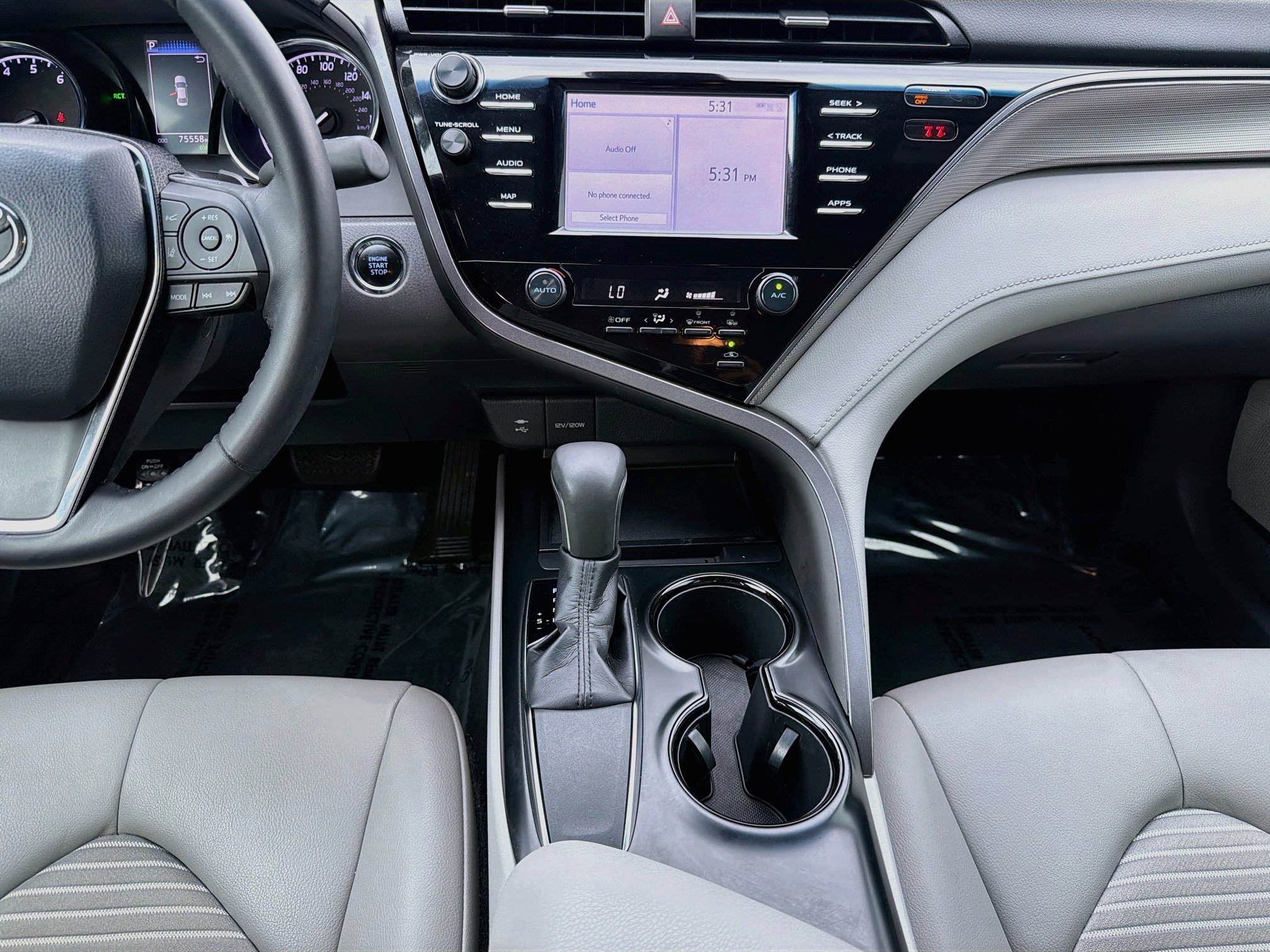 Used 2019 Toyota Camry SE w/ Convenience Package FWD image 19