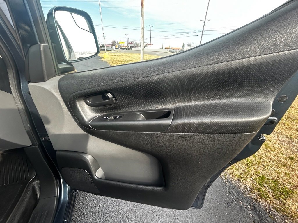 Used 2019 Nissan NV200 SV w/ Navigation Package image 19