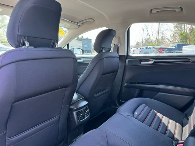 Used 2014 Ford Fusion SE w/ Equipment Group 201A image 28