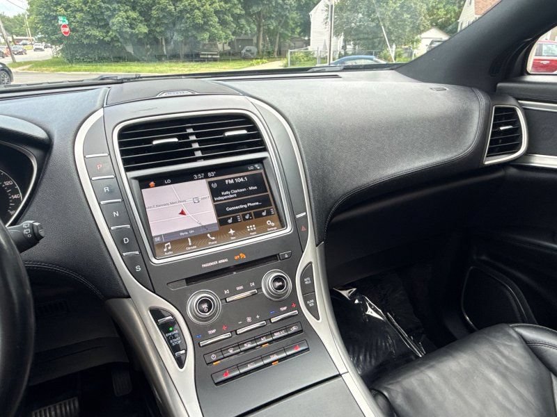 Used 2017 Lincoln MKX Select w/ Select Plus Package AWD/4WD image 24