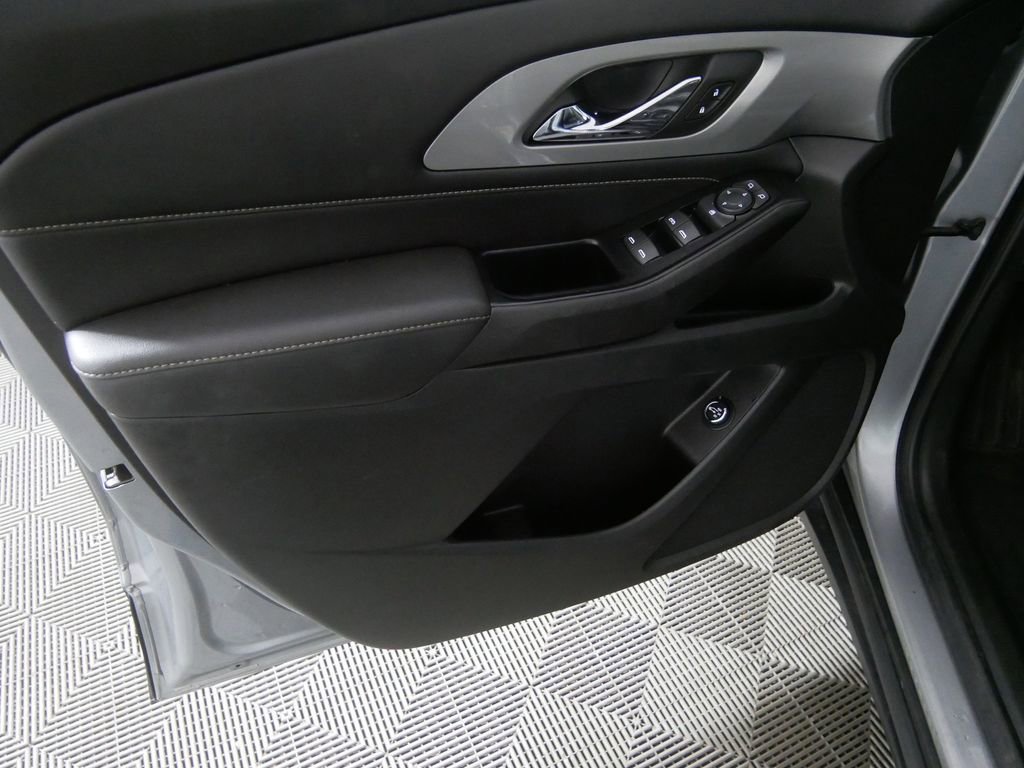 Used 2023 Chevrolet Traverse LT AWD/4WD image 15