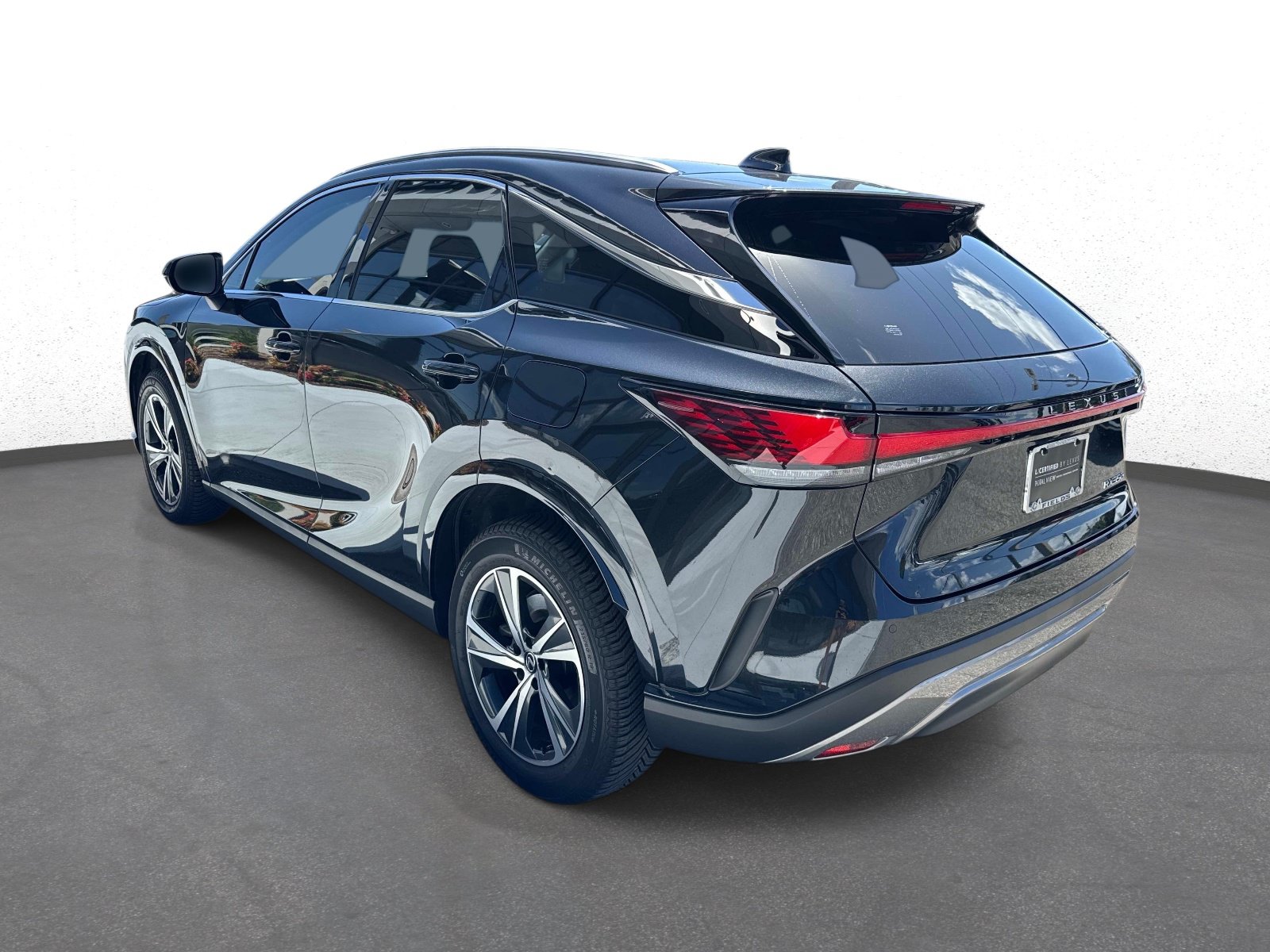 Used 2024 Lexus RX 350 Premium w/ Accessory Package (Z1) FWD image 5
