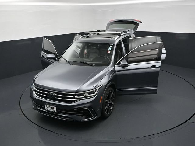 Used 2022 Volkswagen Tiguan SEL R-Line AWD/4WD image 25