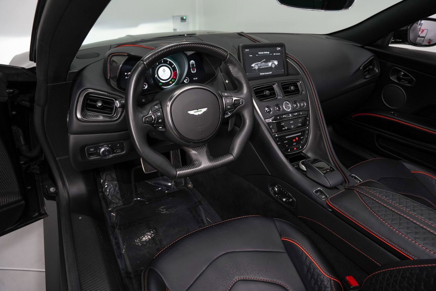 Used 2022 Aston Martin DBS Superleggera Volante RWD image 10