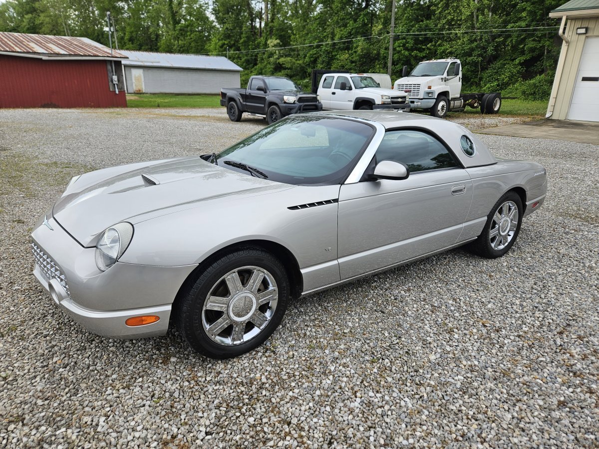Used 2004 Ford Thunderbird image 1