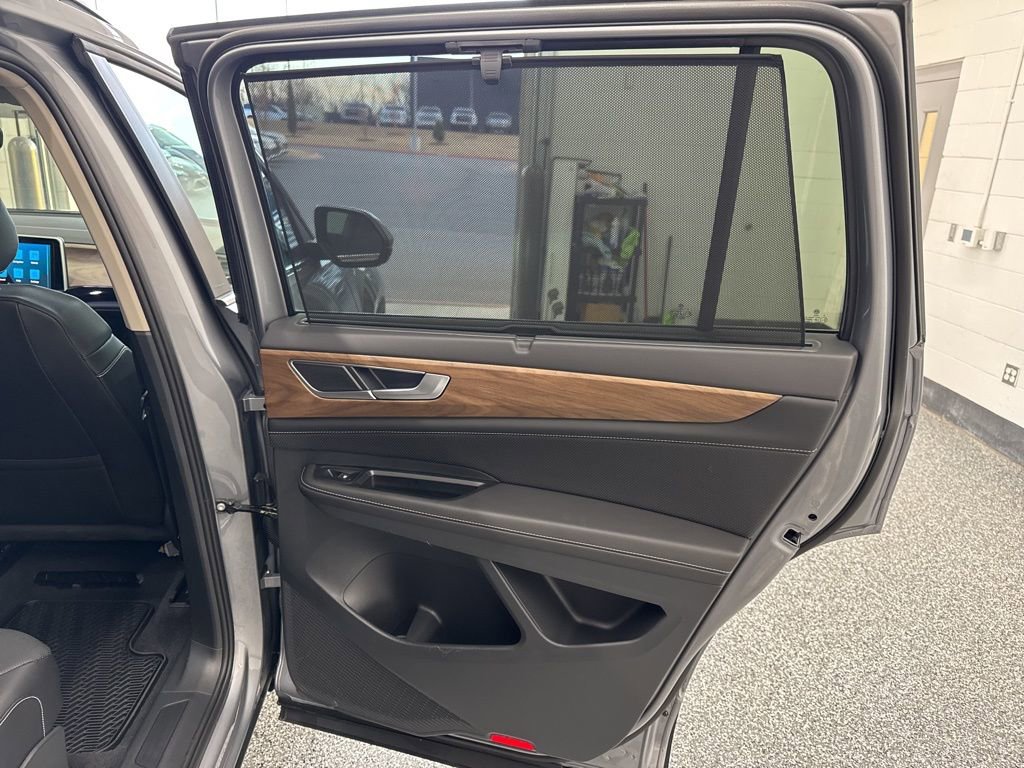 New 2026 Volkswagen Atlas SE image 27