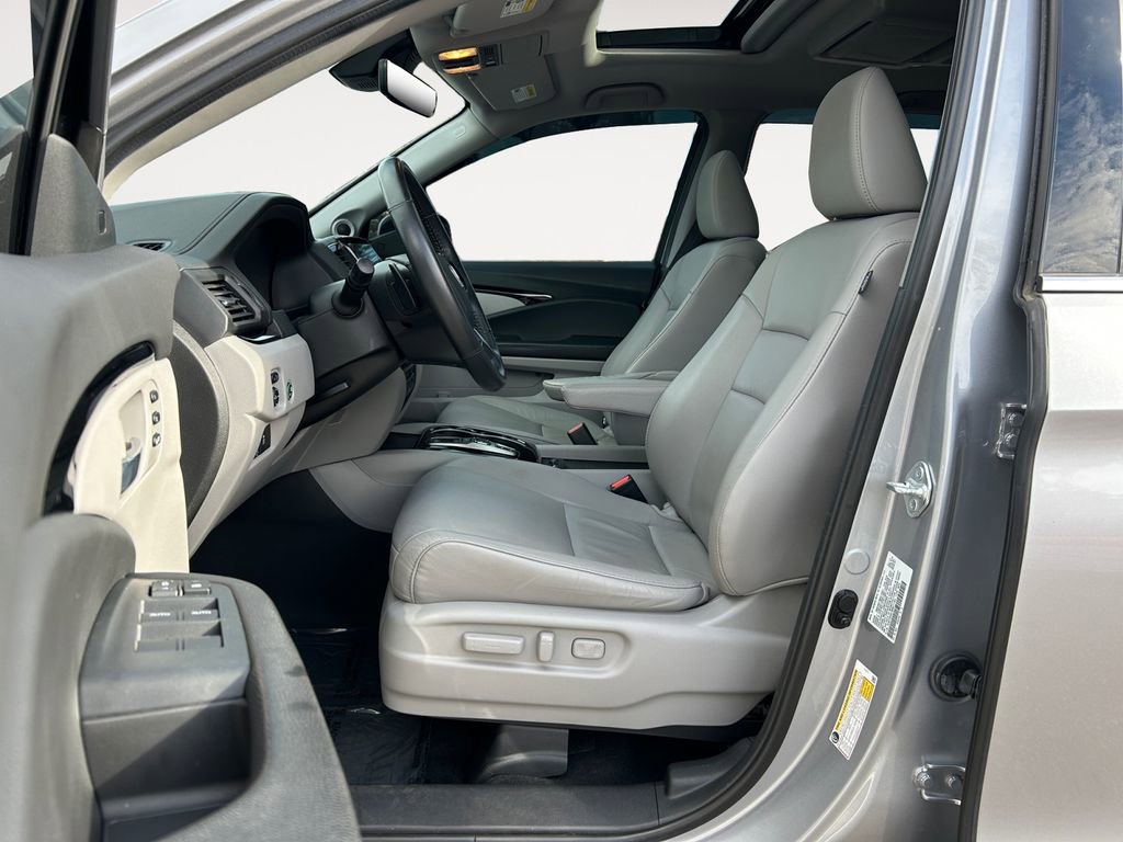 Used 2021 Honda Pilot Touring image 16